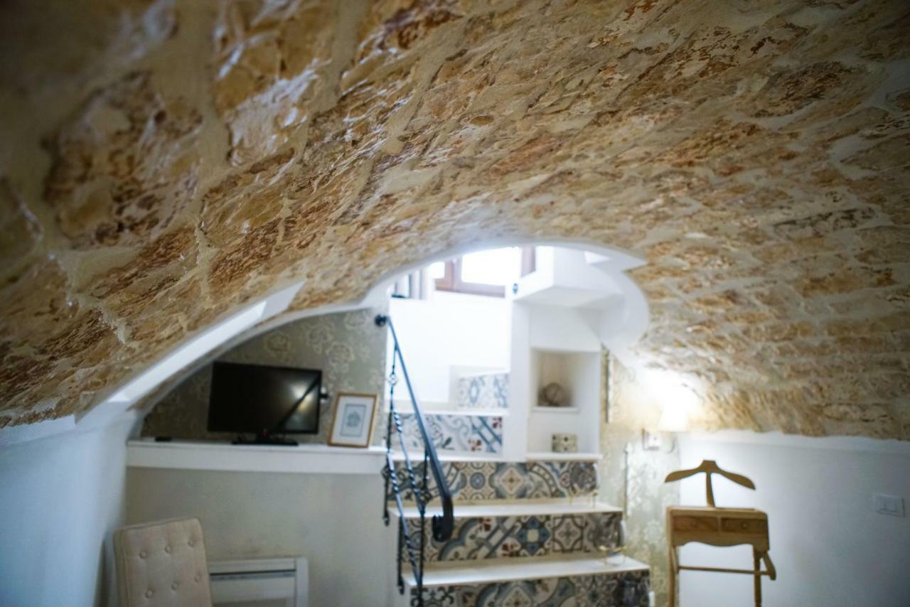 HOME 5 - Giù in Dimora Putignano Extérieur photo
